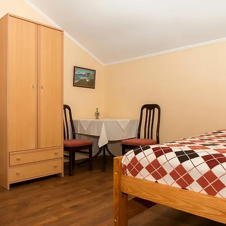 게스트하우스 кімнати в центрі 우주고로트