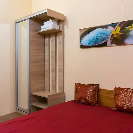 게스트하우스 кімнати в центрі 우주고로트