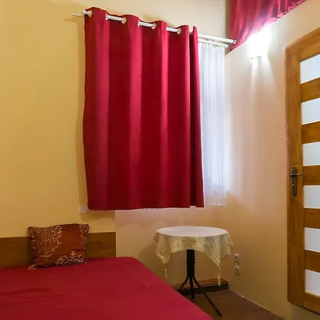 Maison d'hôtes кімнати в центрі Oujhorod