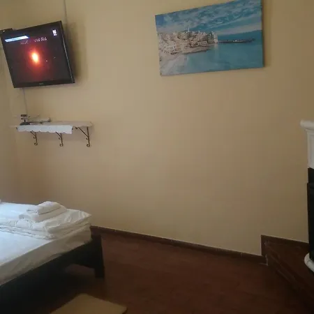Maison d'hôtes кімнати в центрі *